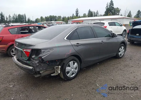 2016 Toyota Camry Le z USA, uszkodzony, nr VIN 4T4BF1FK7GR558213